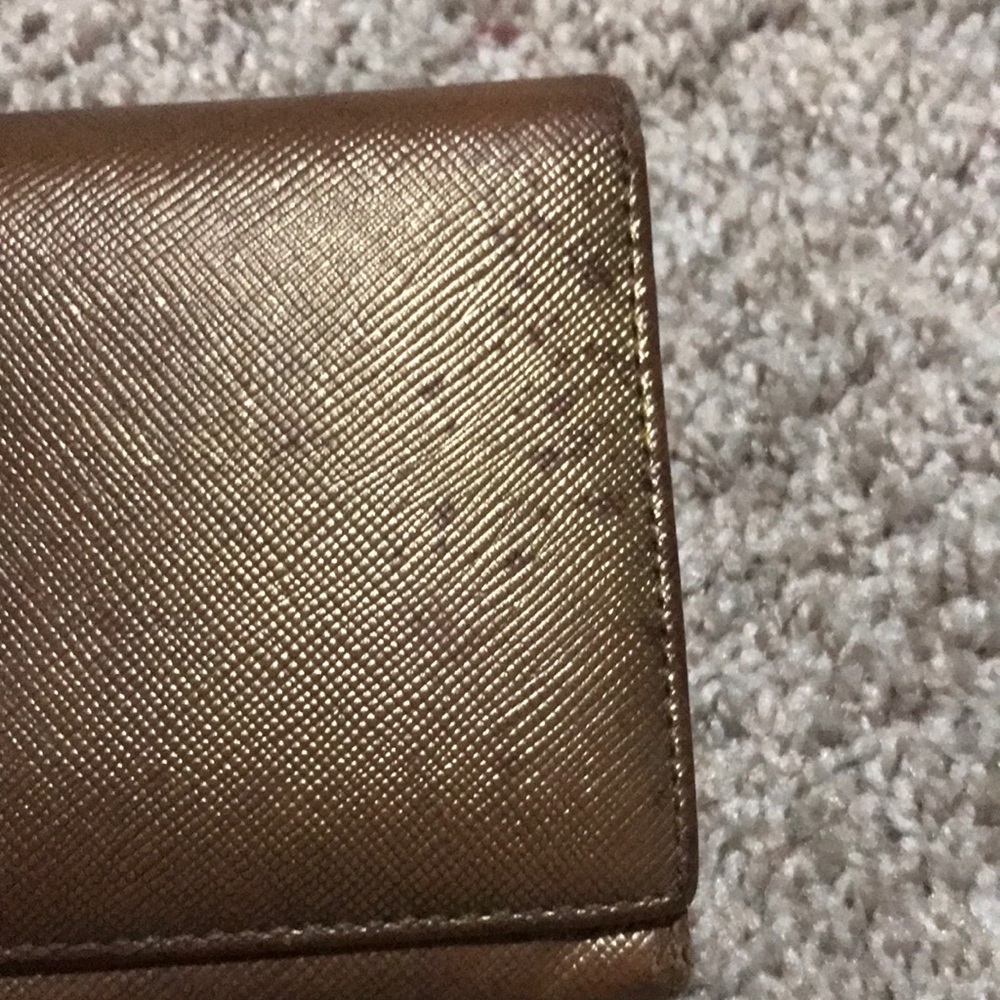 Prada - Picture 3 of 8